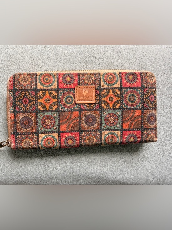 Portugal Handbags - Portuguese Cork Zip-Around Wallet in Multicolor Tiles.